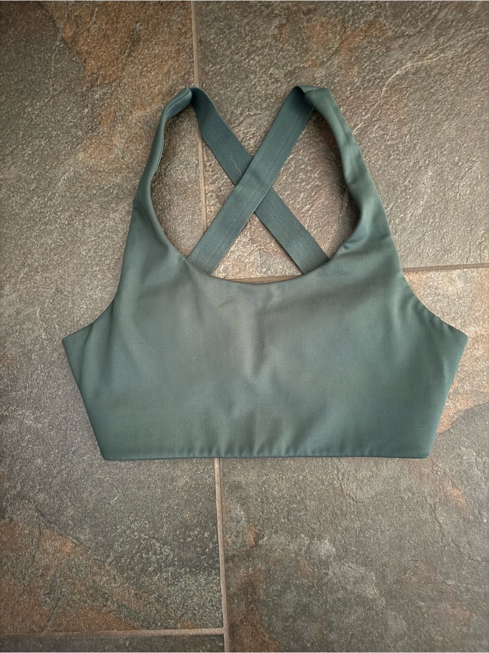 Girlfriend Collective Cross-Back Sports Bra - Olive Green